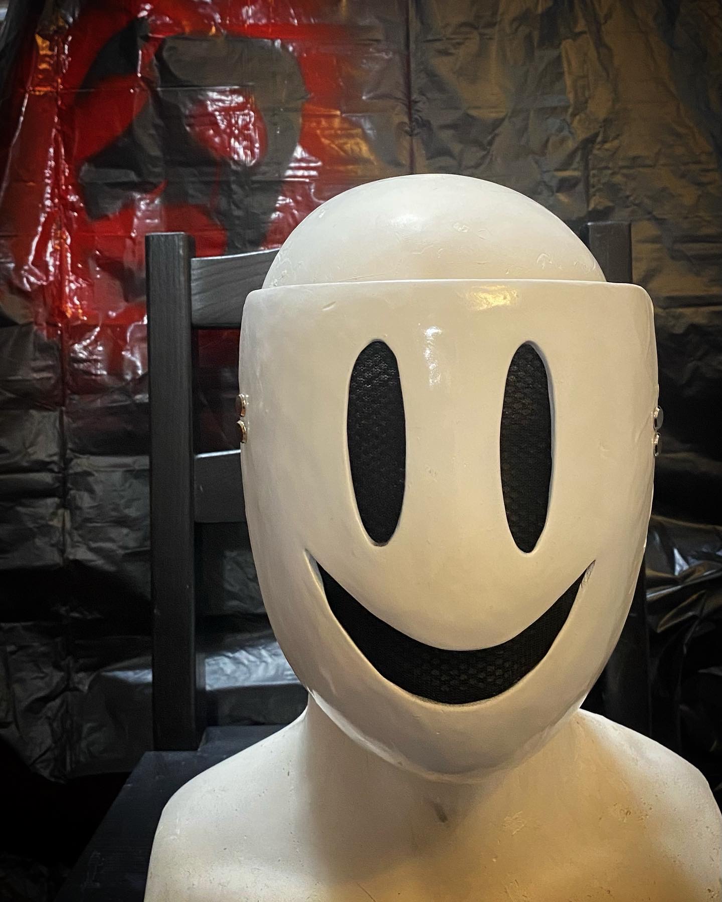 White SMILE mask front view